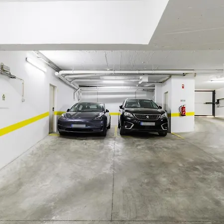 110m2 Flat, Large Terrace With A View And A Garden Apartament *