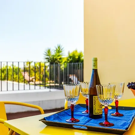 110m2 Flat, Large Terrace With A View And A Garden Apartment *