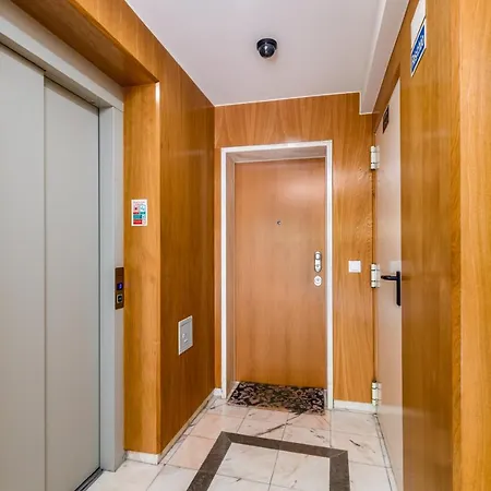 110m2 Flat, Large Terrace With A View And A Garden Lisbona