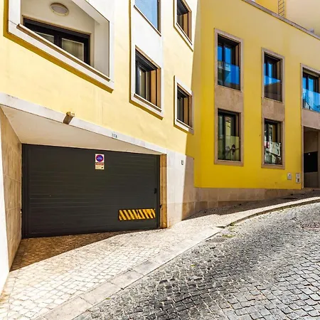 110m2 Flat, Large Terrace With A View And A Garden * Lisboa